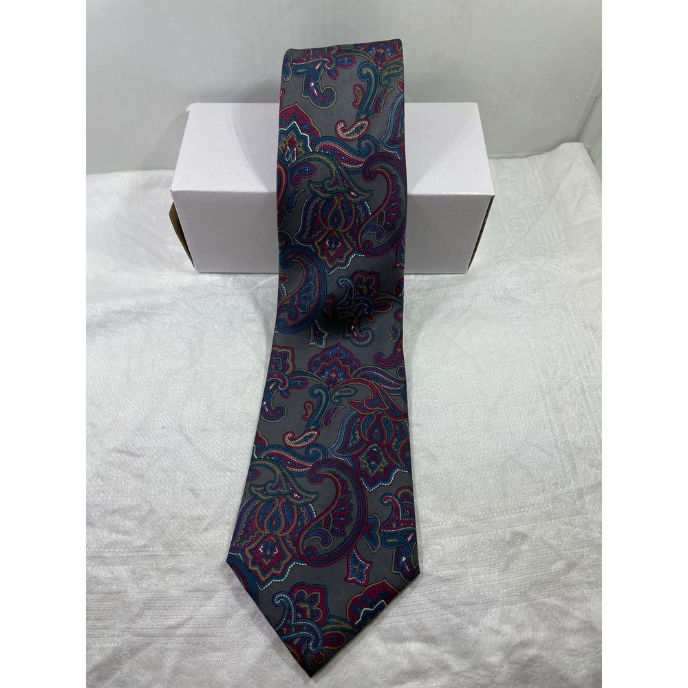 Briar Traditional Apparel Gray Paisley 100% Silk Necktie Mens Made in USA Italy